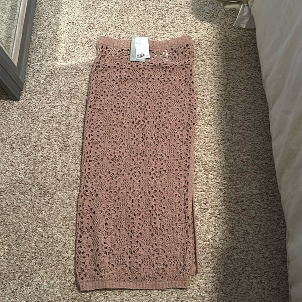 H&M tan/nude crochet skirt